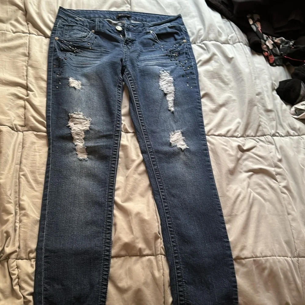 2 forever 21 jeans and 1 almost famous jeans brand ( total of 3 jeans )